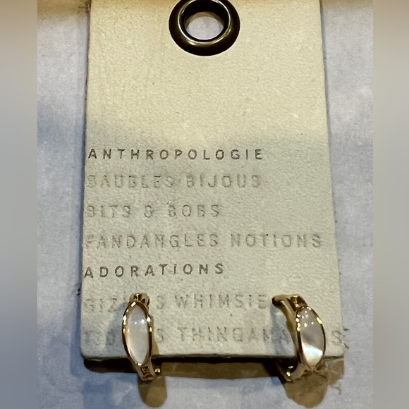 💎 NWT! ANTHROPOLOGIE Gold Huggies - Picture 1 of 4